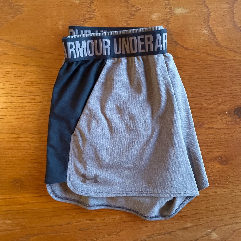 Women’s UA Heatgear Shorts - Medium